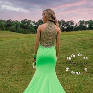 Elegant Green Evening Gown